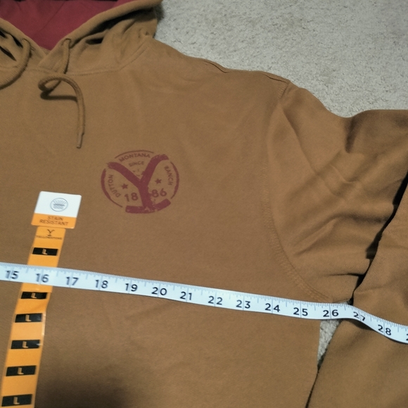 NEW Yellowstone Dutton Ranch Ballistic Duck Hoodie Sz L Kangaroo Pouch - Picture 3 of 9